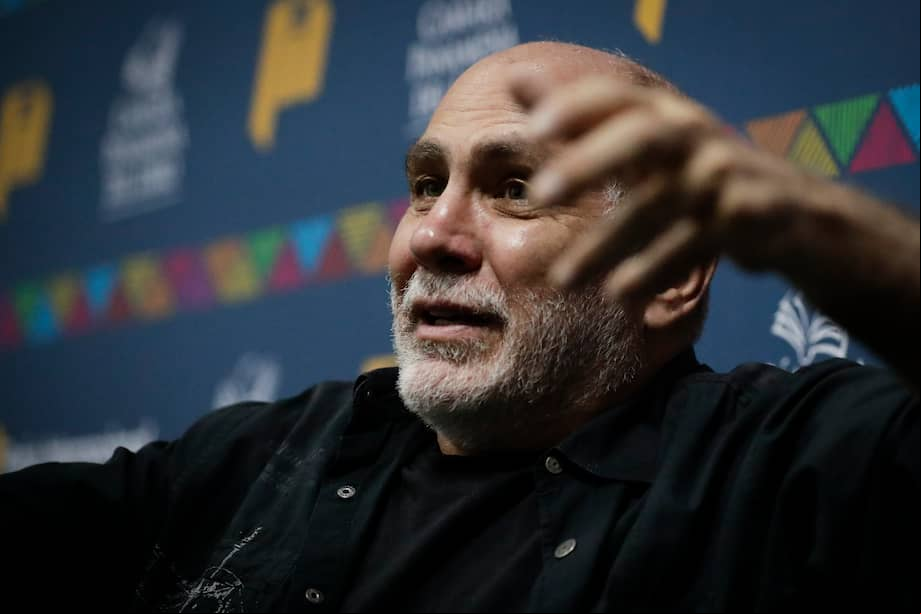 Guillermo Arriaga es escritor mexicano de novelas como "Salvar el fuego", "Extrañas" y "El Salvaje".