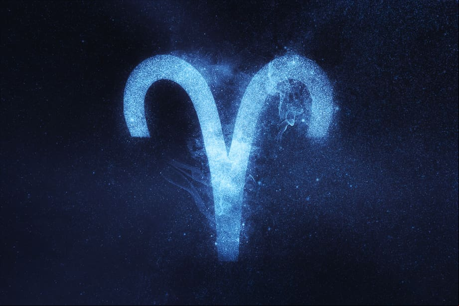 Cada signo zodiacal enfrenta desafíos diferentes, pero también tiene la capacidad de superarlos con introspección y esfuerzo.