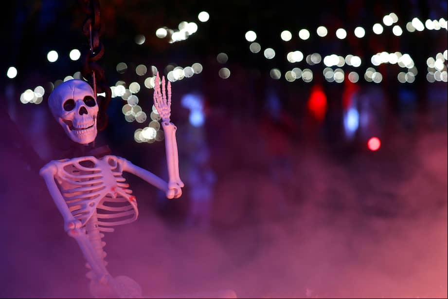 Decoración de Halloween en Riga (Letonia).
