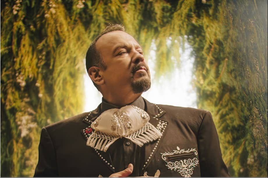 Pepe Aguilar, con más de 35 años de carrera, es considerado uno de los artistas más influyentes de la música ranchera y el regional mexicano.