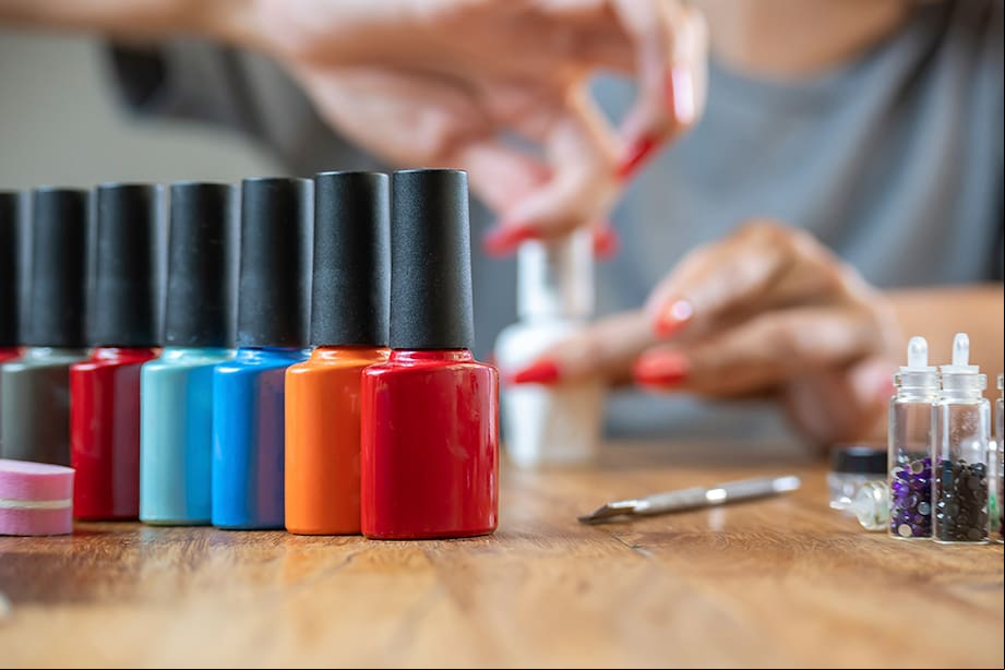 Con estas ideas y consejos, podrás lucir un manicure semipermanente corto y espectacular por más tiempo.