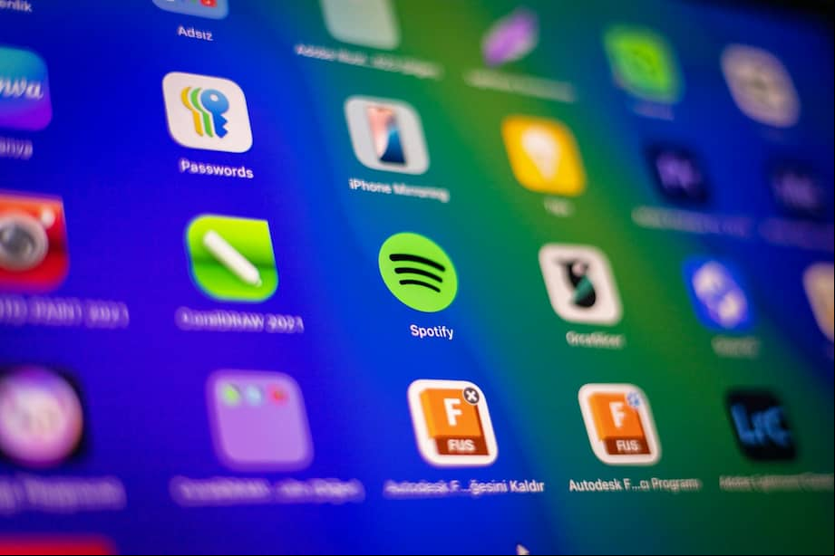 Al menos el 20% de la población en Colombia escucha música a través de Spotify.