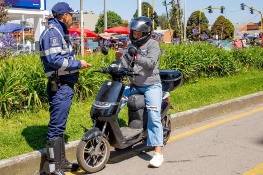 La Cámara de la Industria de Motocicletas de la ANDI advierte sobre el aumento de la venta ilegal de ciclomotores y sus riesgos para la seguridad vial.