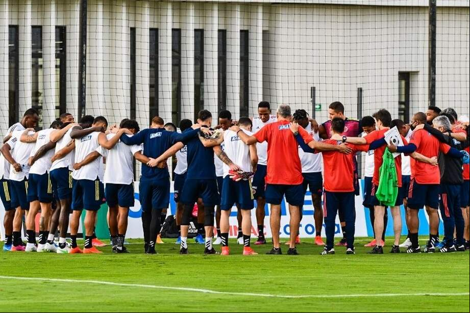 Los jugadores de la selección en las practicas previas al duelo con Perú.
