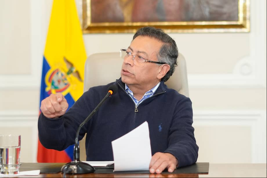 El presidente Gustavo Petro ha pedido desclasificar archivos del DAS, las Convivir, Palacio de Justicia y otros.