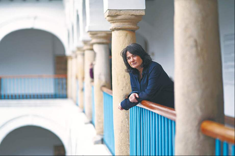"Los museos deberían ser salacunas de artistas”, dice María Belén Sáez de Ibarra, aquí en el Claustro de San Agustín, uno de los museos a su cargo, en el centro de Bogotá.