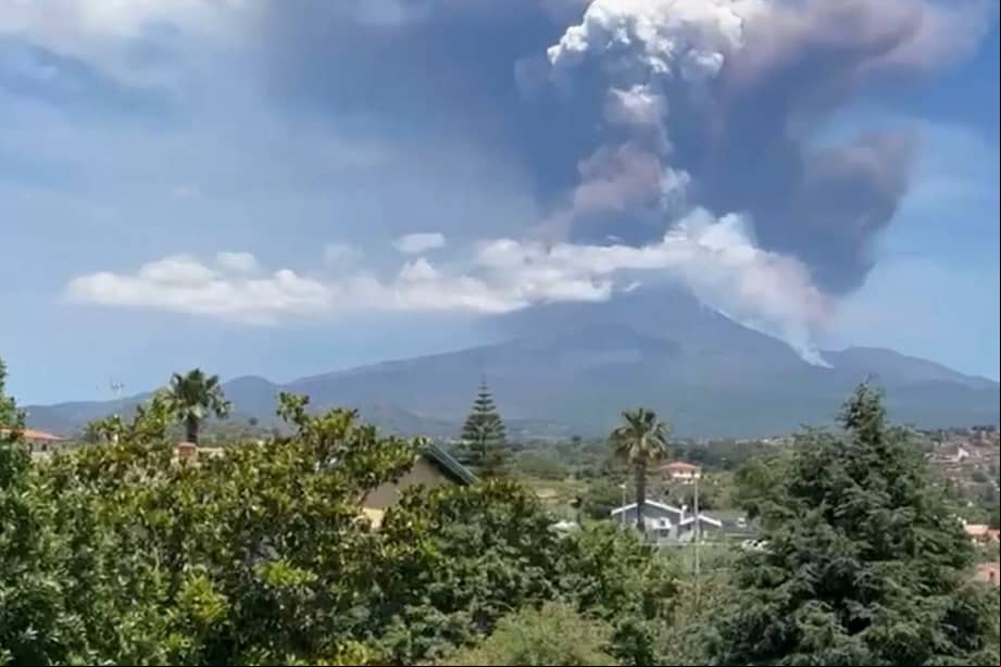 Imágenes de la erupción del Etna.