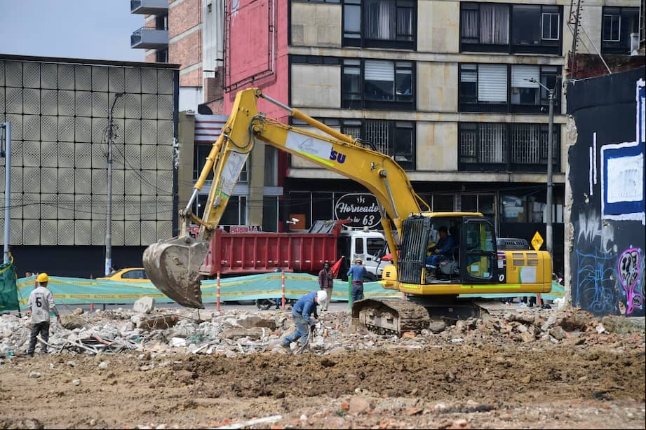Estación 15: Sobre la avenida Caracas, entre calle 61 y calle 63 se desarrolla la construcción de la estación 15.