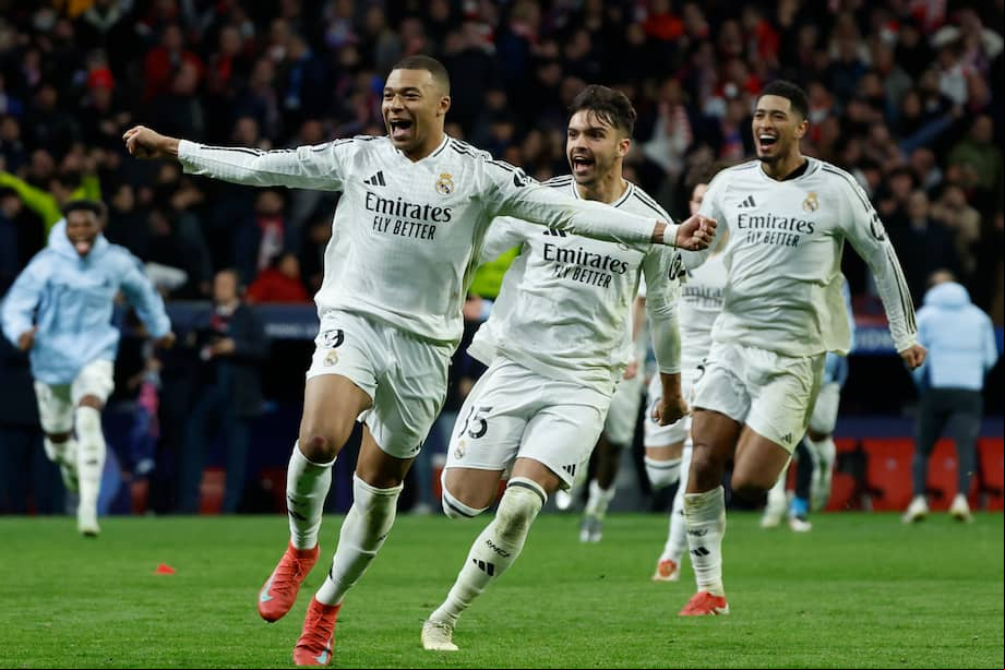 Real Madrid celebra su clasificación a los cuartos de final, tras vencer a Atlético de Madrid.
