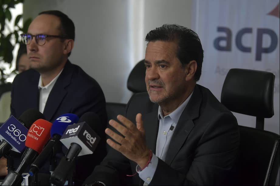 Andrés Bitar, vicepresidente de estrategia y asuntos regulatorios de la A, y Frank Pearl, presidente de la A.