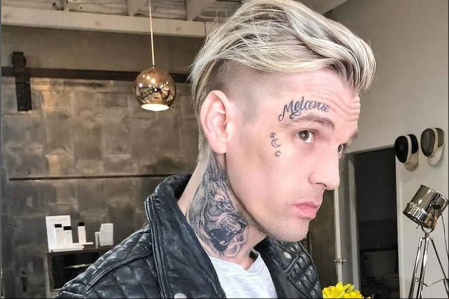 Aaron Carter es hermano de uno de los integrantes de los Backstreet Boys. Desde 2019 se conoció que sufría de esquizofrenia y trastorno de bipolaridad.
