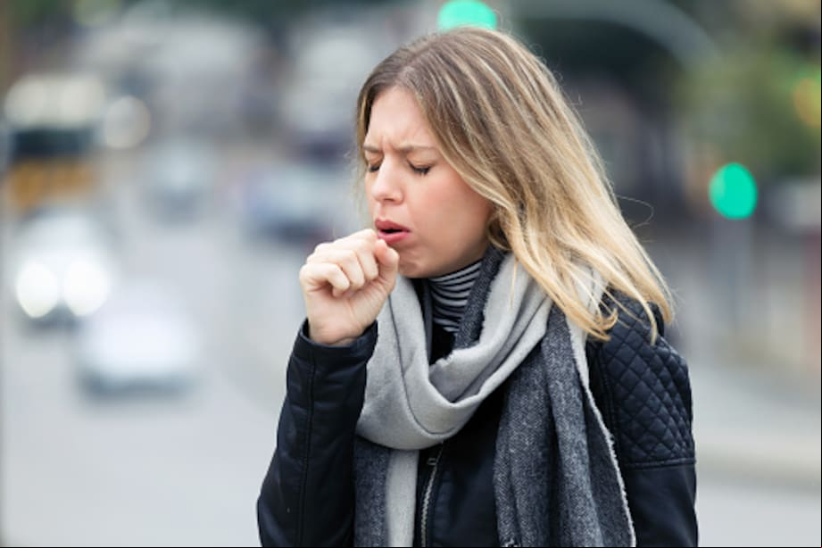 La neumonía es una infección pulmonar que puede ser peligrosa si no se trata a tiempo, afectando la respiración y el bienestar general.