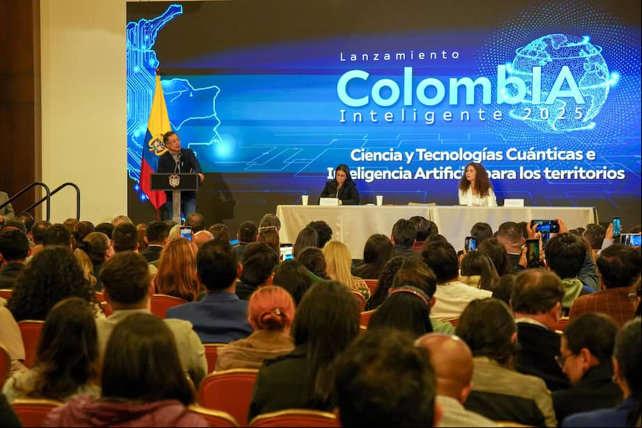 Evento de lanzamiento de ColombIA Inteligente este martes 29 de abril en Bogotá.