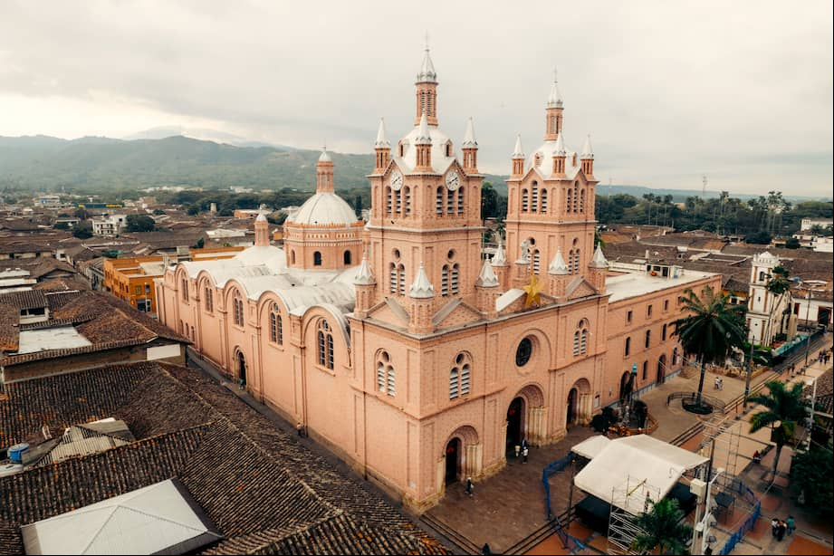 Buga está en la Red Mundial de Destinos de Turismo Religioso.