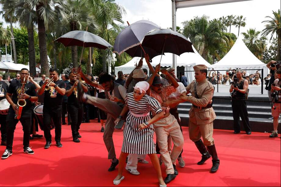 El estreno de "O agente secreto" en el Festival de Cannes estuvo presidido por una performance en la alfombra roja del evento.