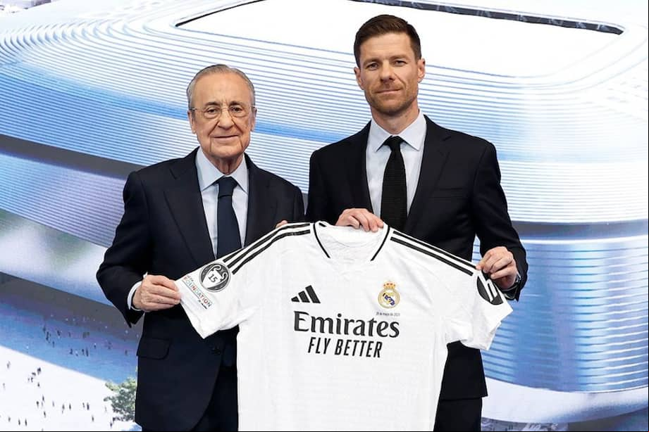 Florentino Pérez, presidente del Real Madrid, y Xabi Alonso, nuevo entrenador del plantel profesional.