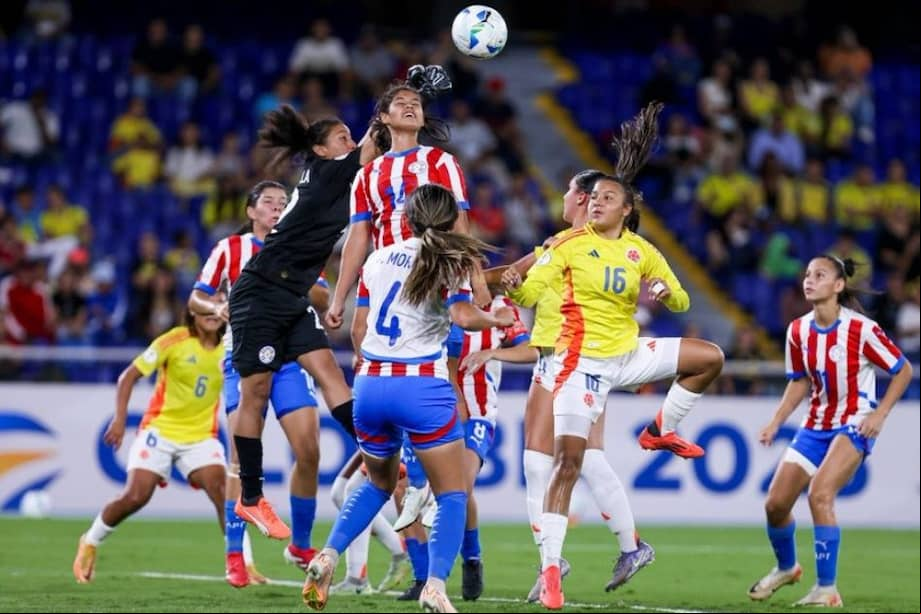 La goleadora del torneo, Claudia Martínez, anotó el gol de la victoria para la selección ‘albirroja’ y llegó a nueve anotaciones en el certamen.