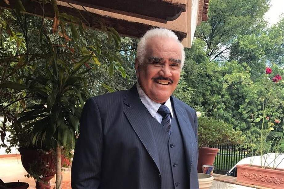 El estado de salud del cantante mexicano es grave pero estable, según el reporte médico.