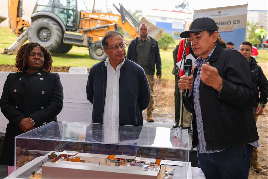 El presidente Gustavo Petro y la vicepresidenta Francia Márquez tienen varias diferencias, por lo que se han dado acercamientos con el exdirector de Prosperidad Social Gustavo Bolívar (imagen de referencia).