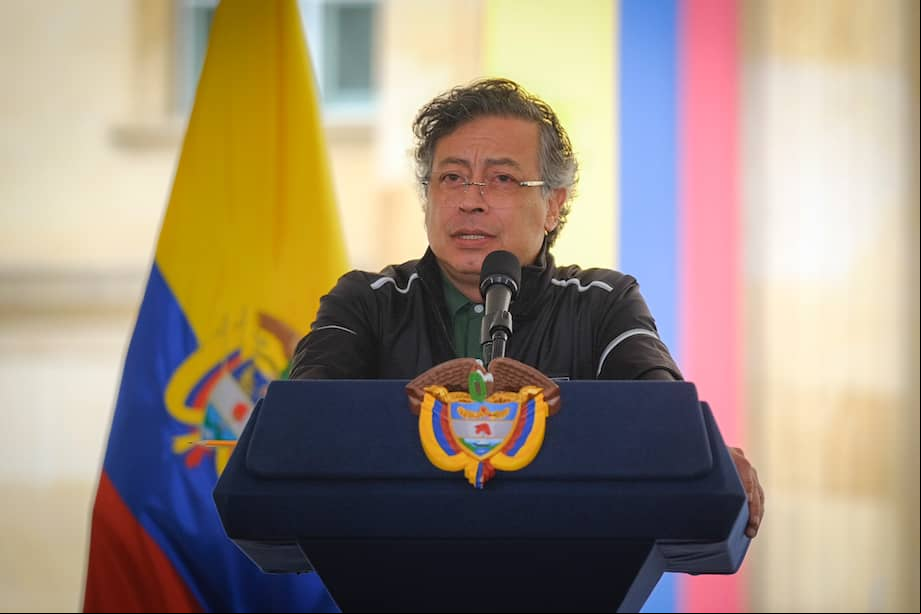 Presidente Petro cuestionó a partidos que se oponen a la consulta popular por decreto.