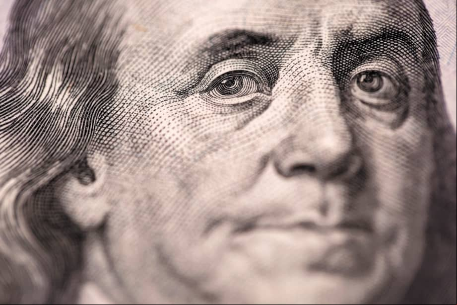 El dólar se movió este lunes tras la pausa a la guerra comercial acordada entre Estados Unidos y China.