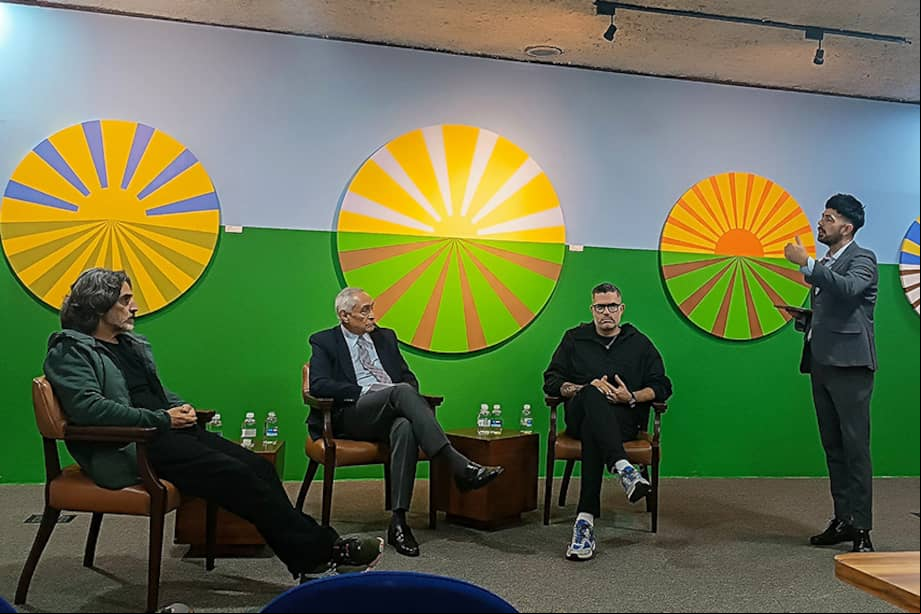 Mauricio Gómez, Gabriel Barrenechea y Daniel Samper en la charla de inauguración, que tuvo lugar en el Museo de Arte de Caldas, Manizales.